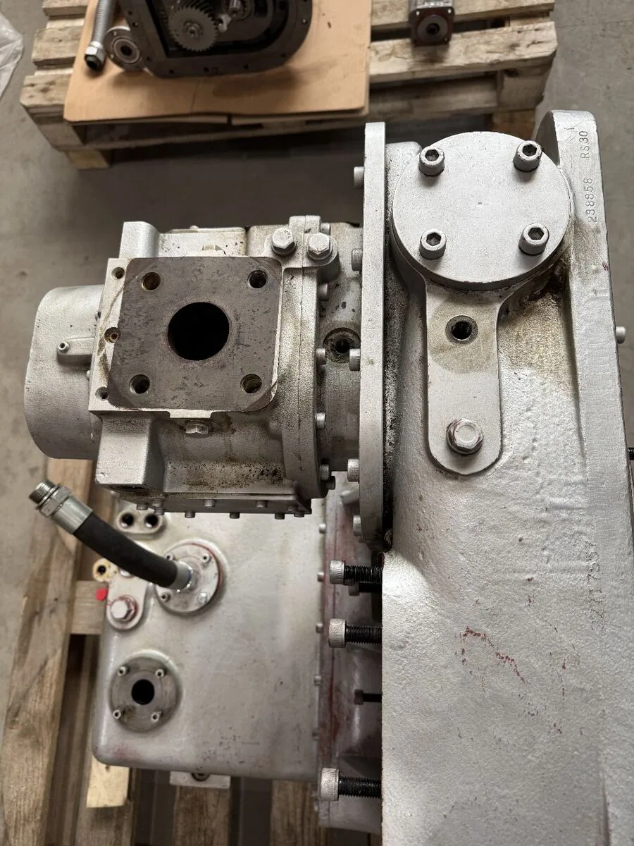 Винтовой компрессорный блок CD8D Ingersoll Rand в цехе